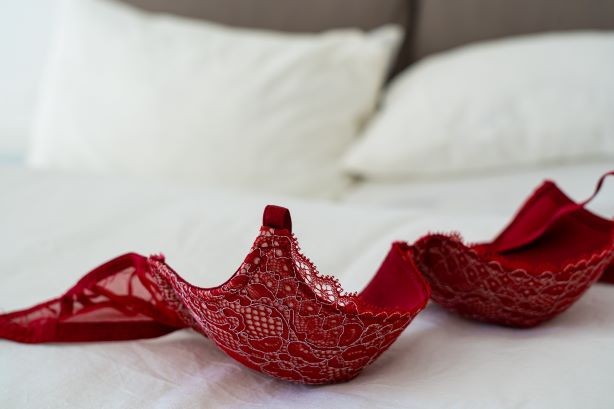 Boost your confidence and revive your intimate life: The benefits of sexy lingerie